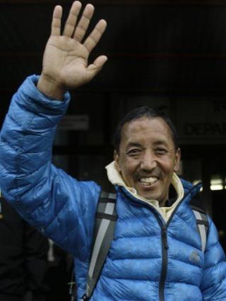 Apa Sherpa Ascends Mount Everest for 21st Time, Breaking His Own Record