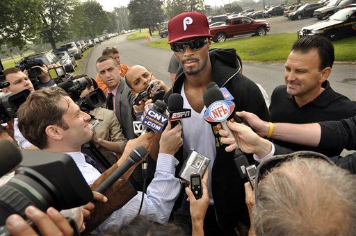 Former New York Giant Plaxico Burress Released from Jail
