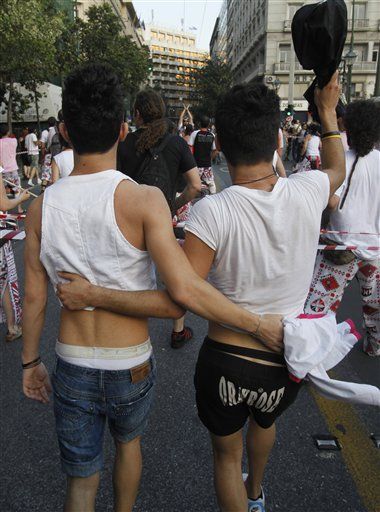 Gay, Bisexual Teens Do Riskier Things in New CDC Study