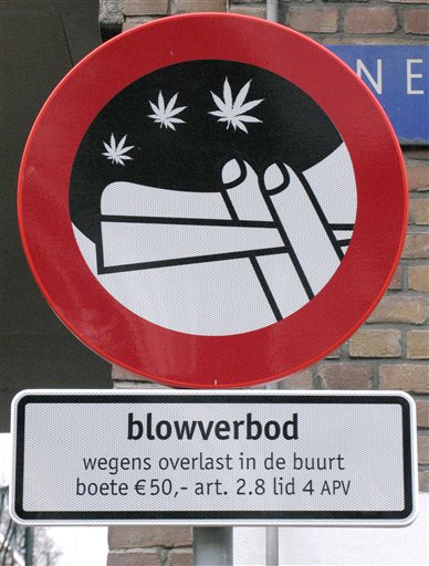 Dutch Government Bans Amersterdam's No-Smoking Marijuana Areas, Signs