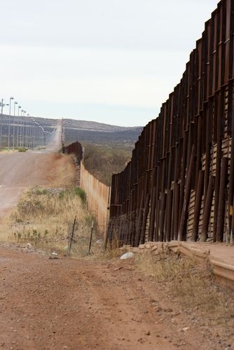Arizona Accepting Donations to Build Wall on Mexican Border