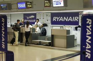 Flier Suffers Cardiac Arrest; Ryanair Offers Sandwich
