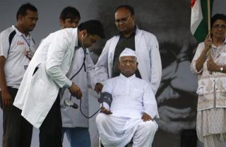 Anna Hazare Leaves Jail