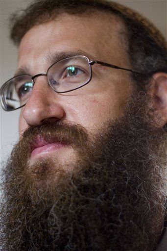 Matchmaking Rabbi Pairs Gay Men With Lesbians