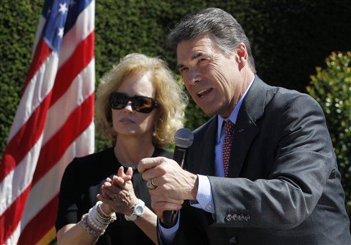 Texas Governor Rick Perry's Donors Provide Him With Plush Lifestyle