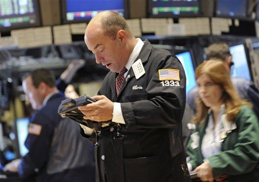 Dow Drops 391 in Global Selloff