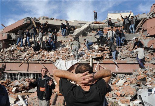 1,000 Feared Dead in Turkey