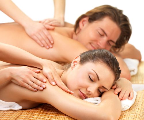 Hawaii Resort Offers Couples 20-Hand Massages for $2K