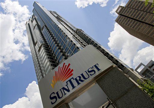 Suntrust Banks, Region Financial Scrap Debit-Card Fees