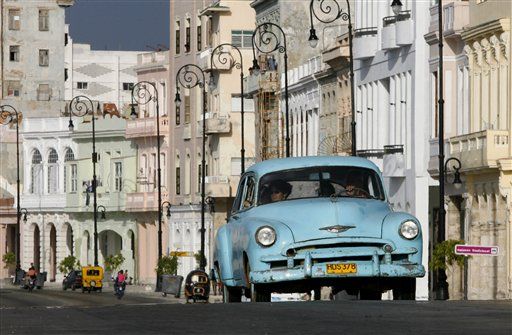 Poor Cubans See Gold Rush as Car Market Opens
