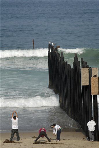 US Border Fence Extending 300 Feet Into Pacific