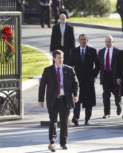 White House Metal Detector Set Off by ... Obama