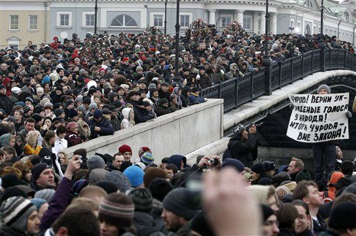 Thousands Protest Russia Vote Results