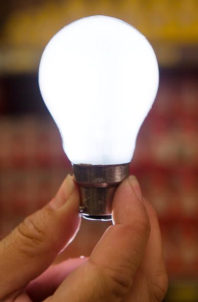 Incandescent Light Bulbs Get Reprieve—for Now