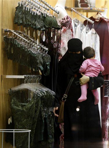 Saudi Arabia: Only Women Can Sell Lingerie