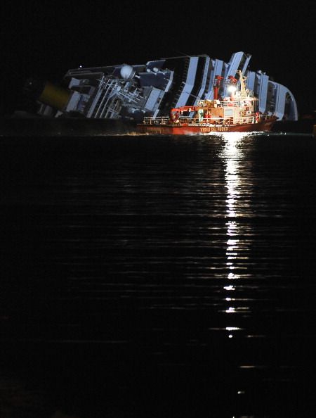 Captain of Costa Concordia Passed Close to Shore 'for Headwaiter'