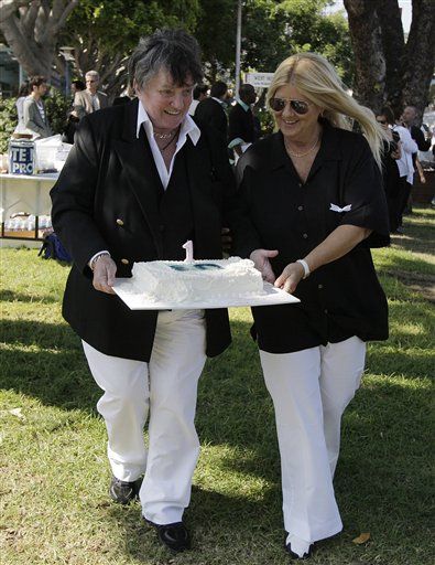 'Poster Couple' for Gay Marriage Divorcing