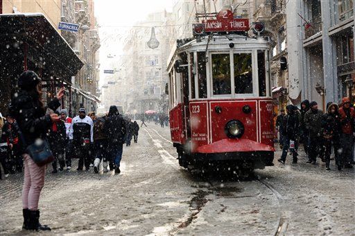 Bomb-Carrying Woman Killed in Istanbul Blast