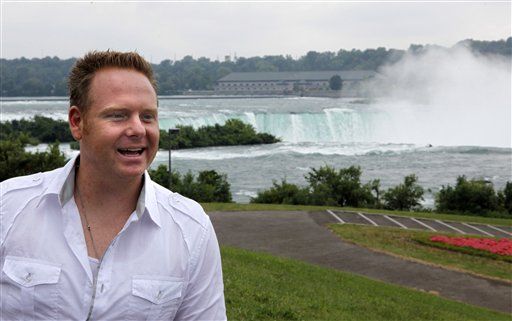 Tightrope Walker Gets OK to Cross Niagara Falls