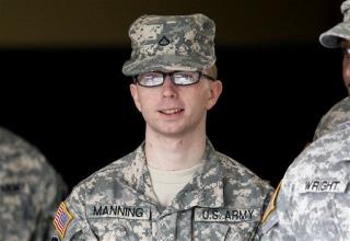 Bradley Manning Defers Plea in WikiLeaks Case