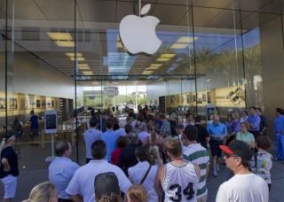 Woman, 83, Sues Apple After Walking Into Glass Door