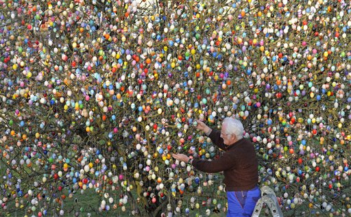 47 Years Later, 10K Eggs Cover Easter Tree