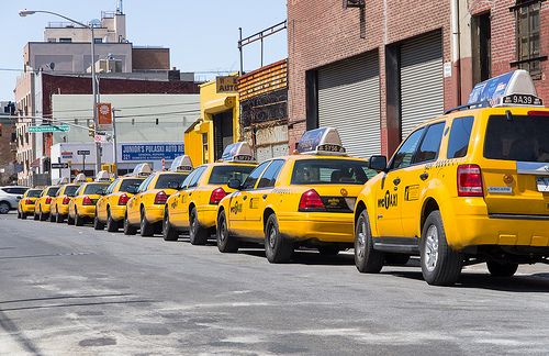 Man Refuses to Pay for $12 Cab While Carrying $5K