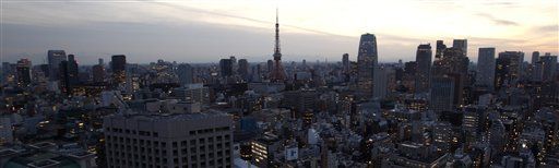 2 Americans Held in Death of Irish Student in Tokyo