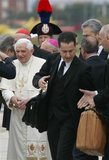 Vatican Butler Just a Scapegoat, Says 'Leaker'