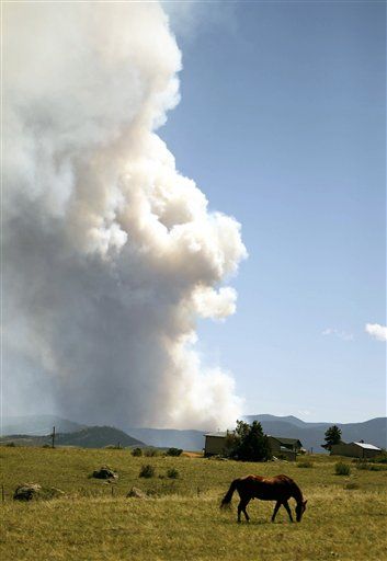 Residents Flee 20,000-Acre Colorado Wildfire