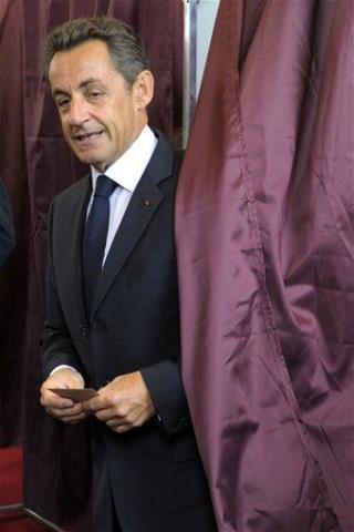 Investigators Search Sarkozy's Home, Office