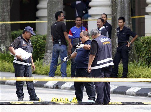 Cops Kill Swordsman at Malaysia PM's Office