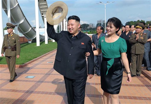 Kim Jong Un Shows Off Wife