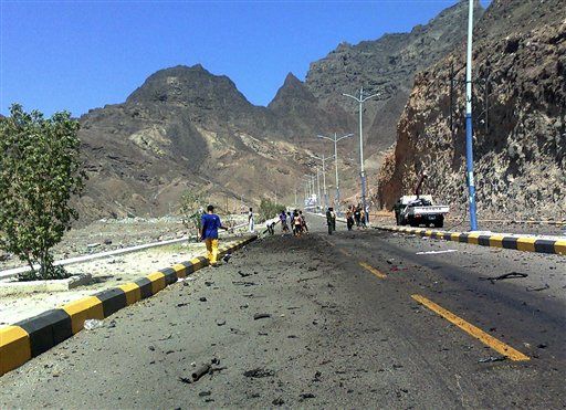 Defense Minister Escapes Car Bombing in Yemen