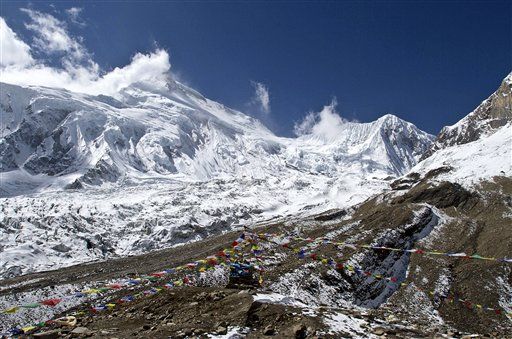 9 Climbers Die in Nepal Avalanche