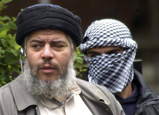 Egyptian Cleric Arrives, Makes No Plea in Court