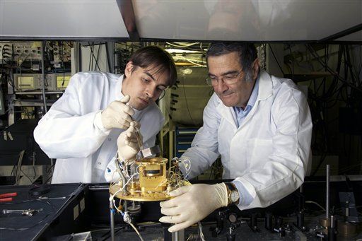 US, French Quantum Physicists Win Nobel