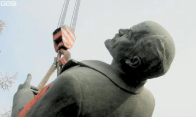 Mongolia Yanks Last Lenin Statue, Wants $280 for It