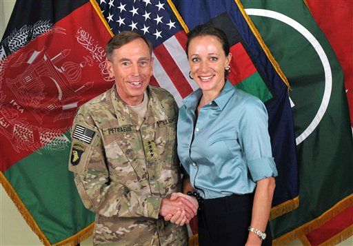 Petraeus, Broadwell Used al-Qaeda Trick to Hide Emails