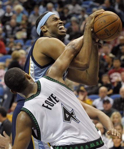 Miller Leads Grizzlies Past Timberwolves