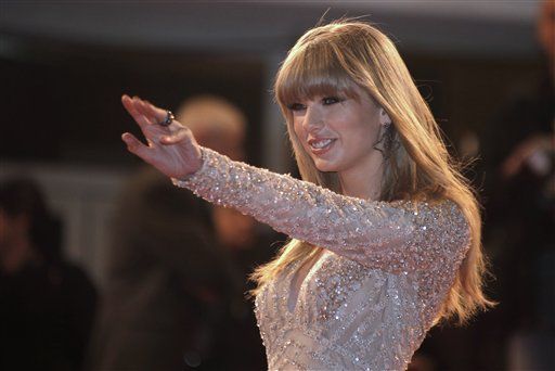 Taylor Swift Thinks Tina, Amy Were Being Sexist