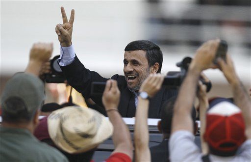 US Agent Almost Accidentally Shot Ahmadinejad