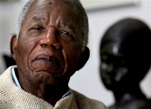 Literary Giant Chinua Achebe Dead at 82