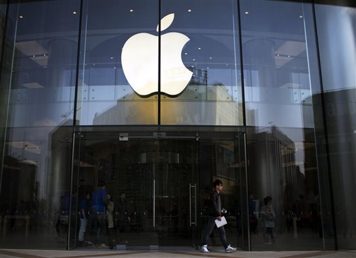 Apple Giving $100B to Shareholders
