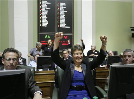 Rhode Island Senate Clears Path to Gay Marriage
