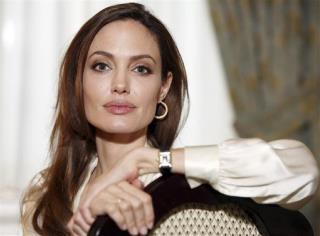 Angelina Jolie Has Double Mastectomy