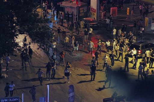 Police, Anti-Gov't Protesters Clash in Turkey
