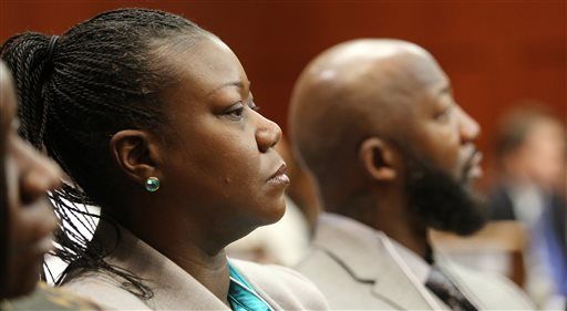 Trayvon's Mom: 911 Screams Were My Son