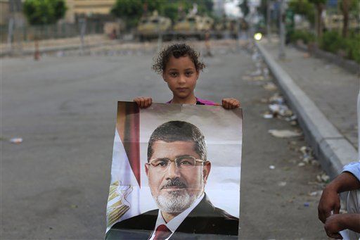 Egypt to Investigate Morsi for Spying, Ruining Economy