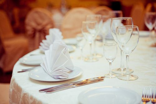 Canceled Wedding Turns Into Dinner for Homeless